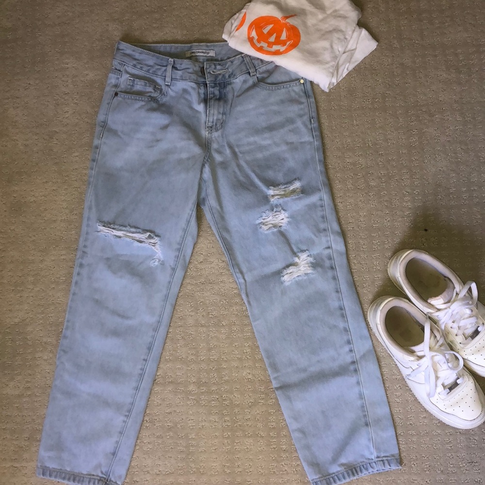 Cute boyfriend ripped mom jeans